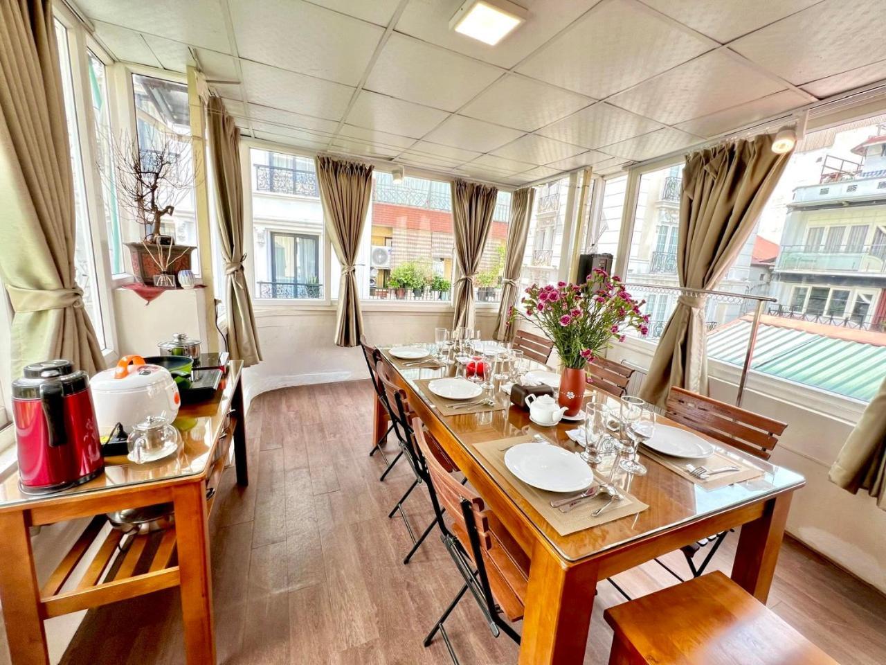 Nice Room Located Right Next To The Old Quarter Can Phong Nhieu Anh Sang Tai Ngay Gan Pho Di Bo Ho Guom Hanoi Esterno foto